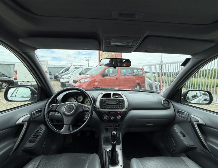 Toyota RAV4 18