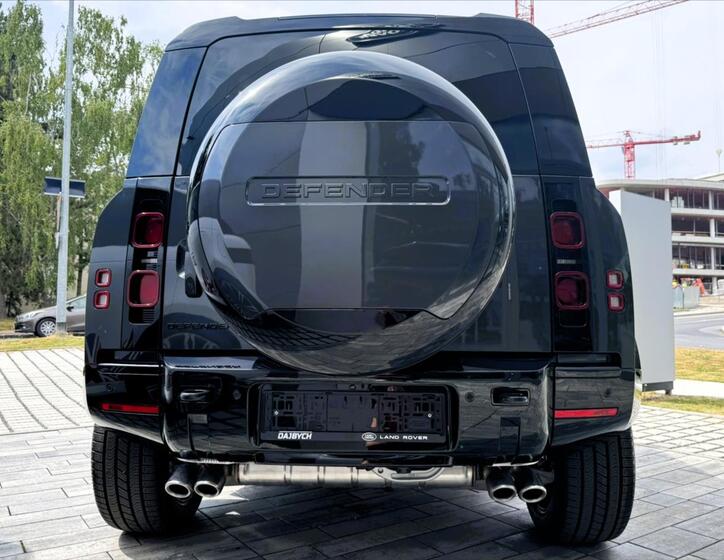 Land Rover Defender 4