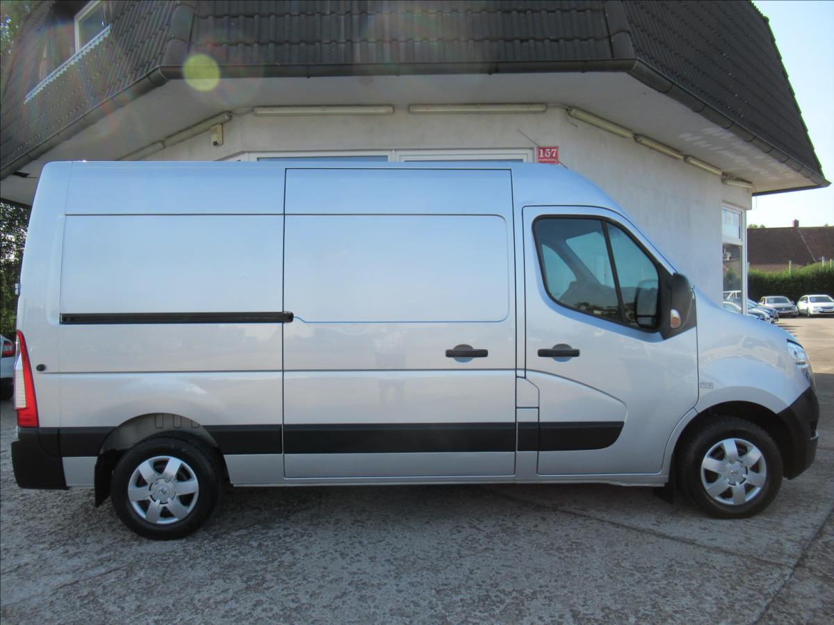 Nissan NV400