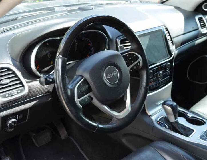 Jeep Grand Cherokee 12