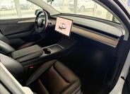 Tesla Model Y 9