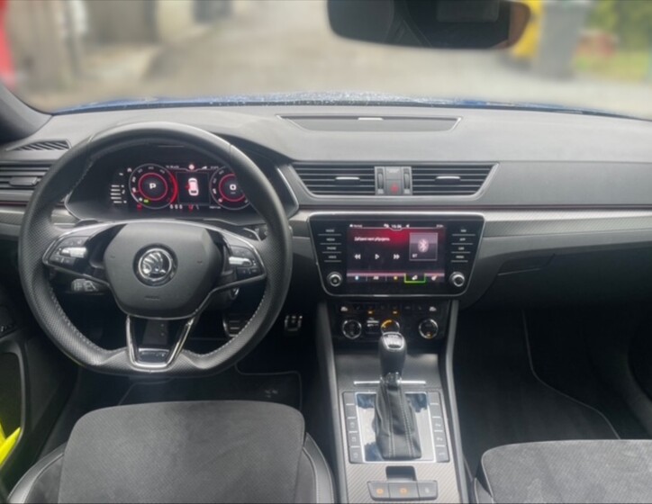 Škoda Superb 9