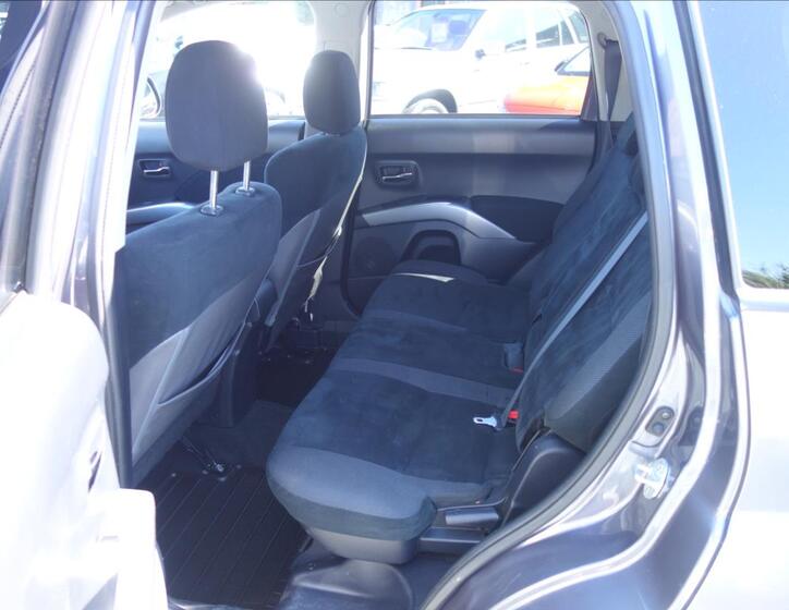 Mitsubishi Outlander 14