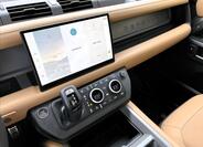Land Rover Defender 19