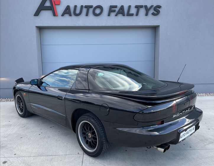 Pontiac Firebird 5