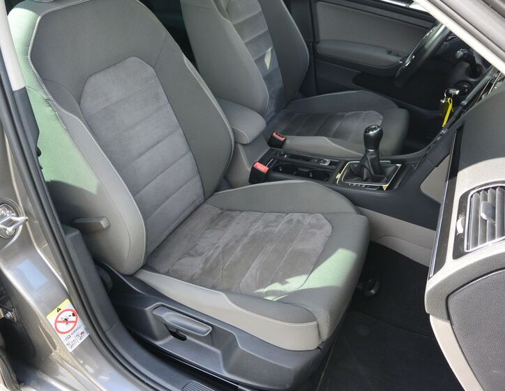 Volkswagen Golf 34