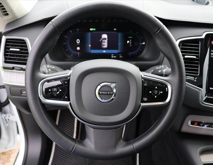 Volvo XC90 25