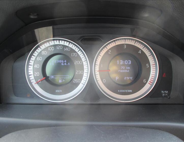 Volvo XC70 15