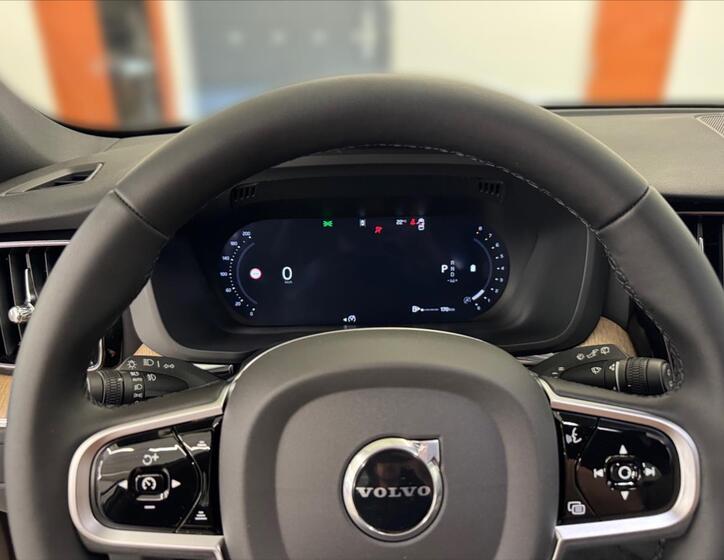 Volvo XC60 8