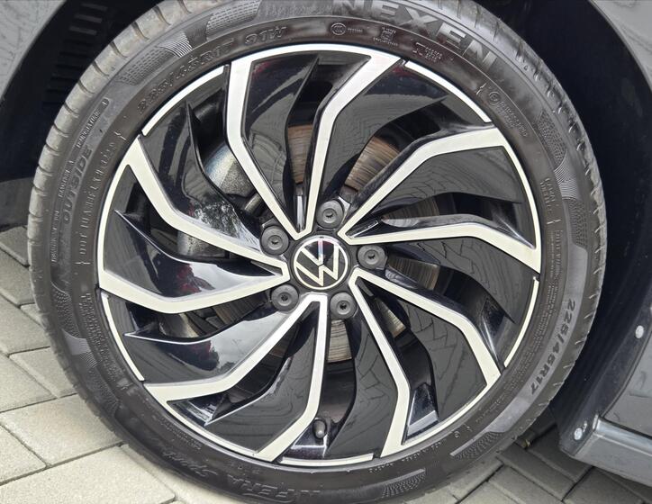 Volkswagen Golf 17