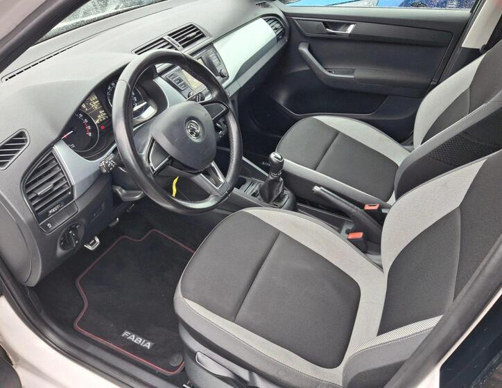 Škoda Fabia 19