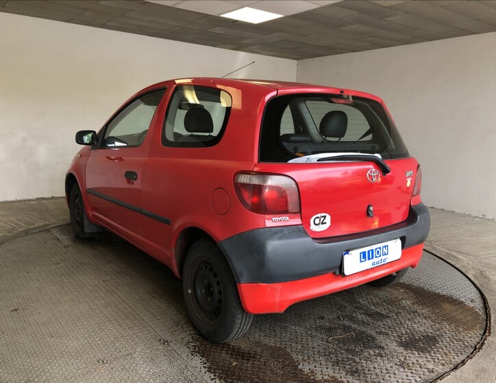Toyota Yaris 5