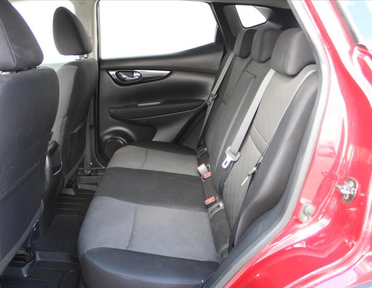 Nissan Qashqai 11