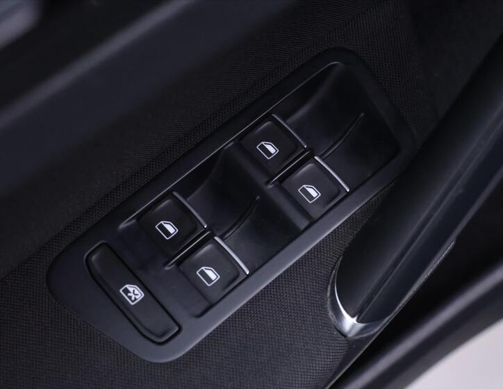 Volkswagen Golf 13