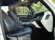 Land Rover Defender 29