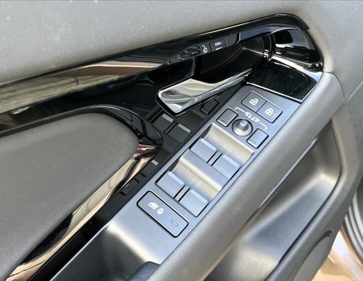Land Rover Range Rover Evoque 11