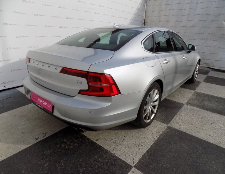 Volvo S90 4