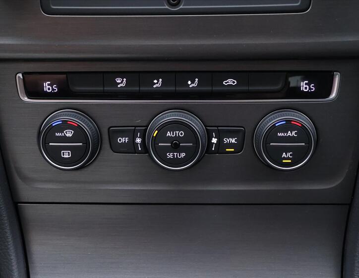 Volkswagen Golf 25