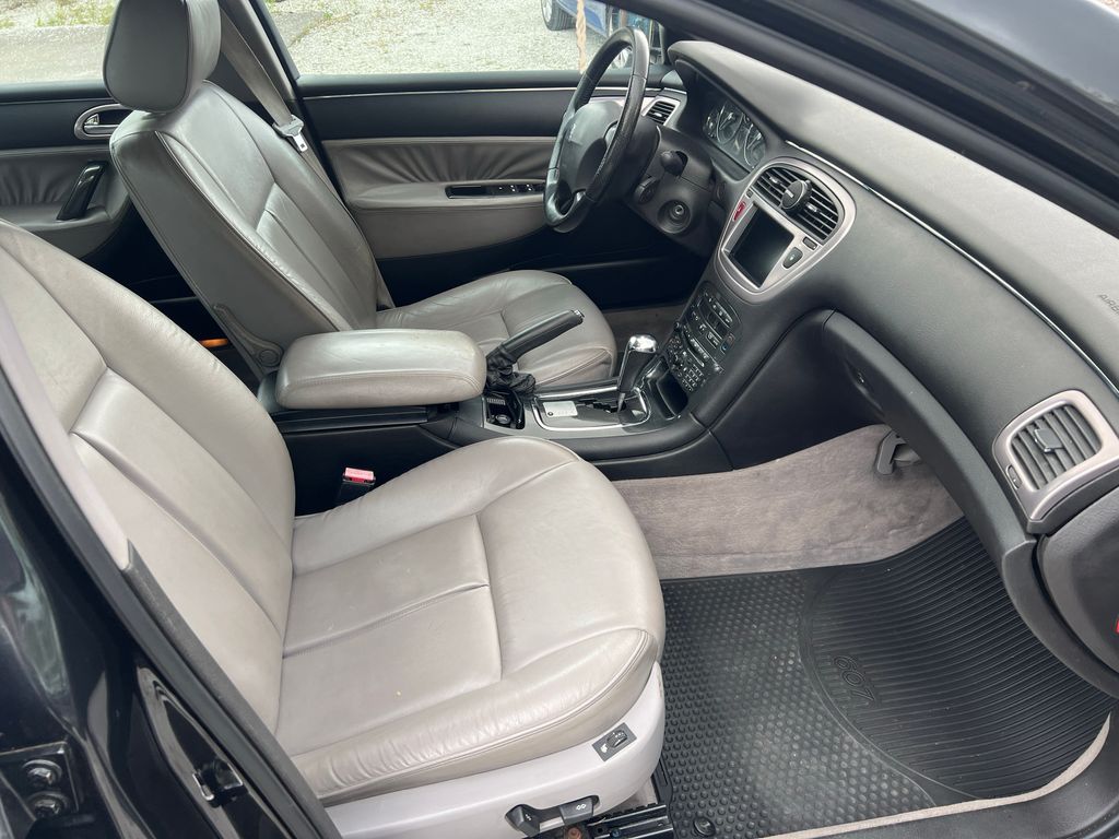 Peugeot 607