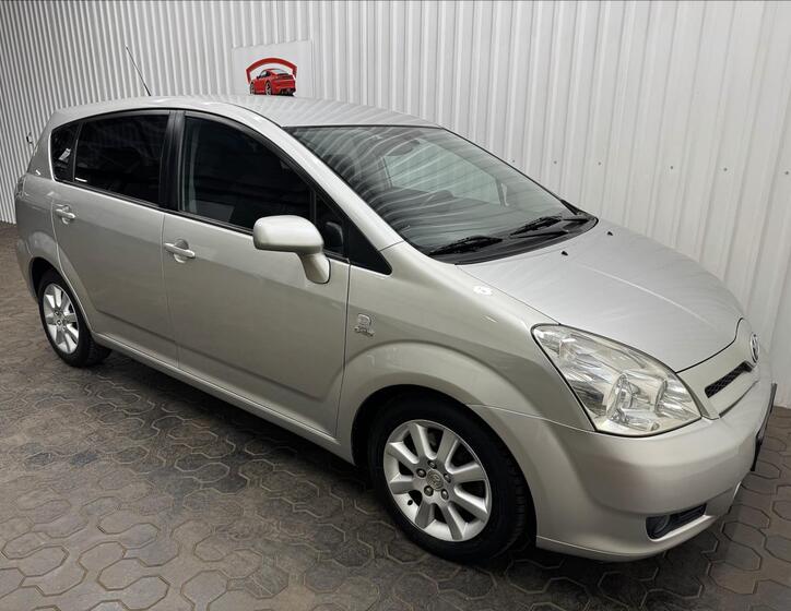 Toyota Corolla Verso 12