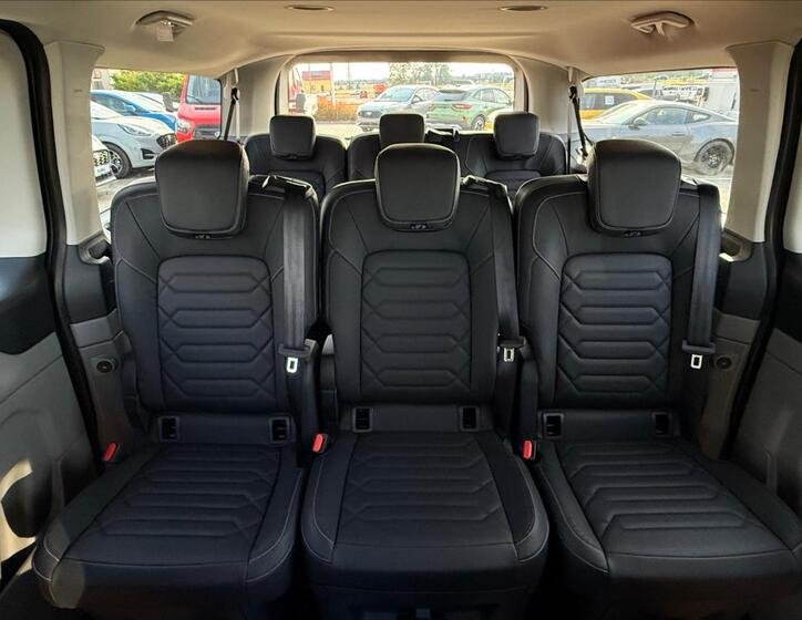 Ford Tourneo Custom 18
