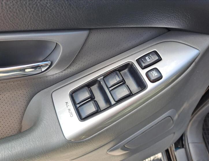 Toyota Land Cruiser 10