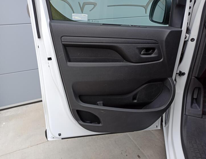 Opel Vivaro 21