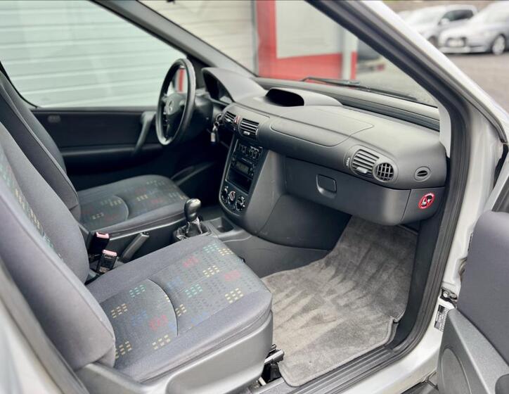 Mercedes-Benz Vaneo 23