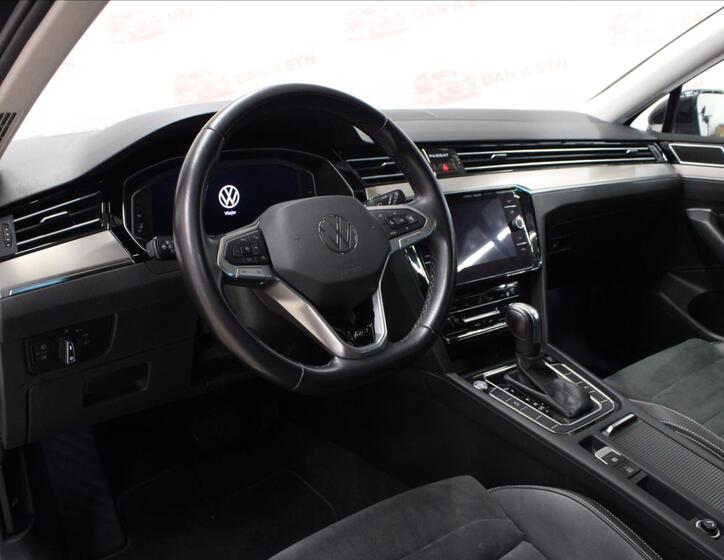 Volkswagen Passat 10