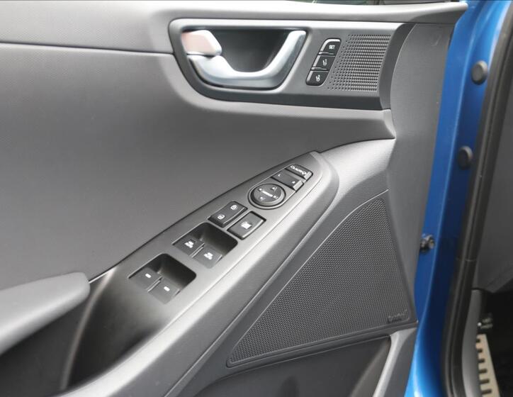 Hyundai IONIQ 23