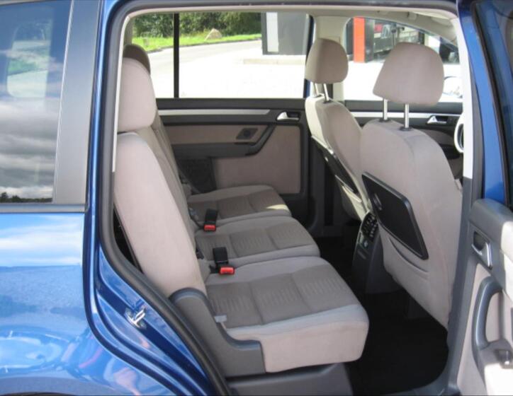 Volkswagen Touran 8