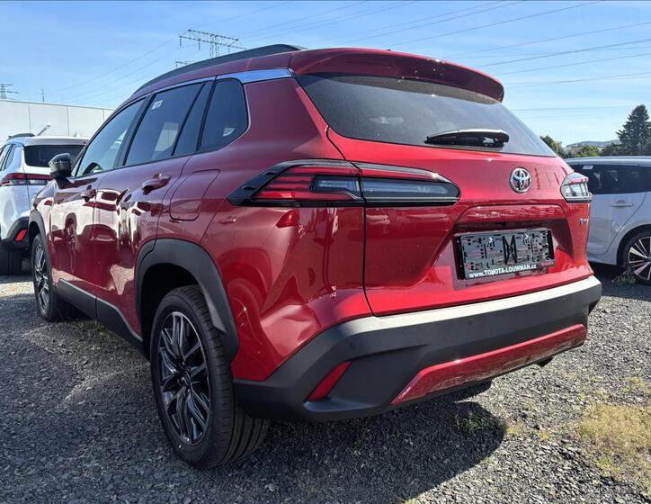 Toyota Corolla Cross 4