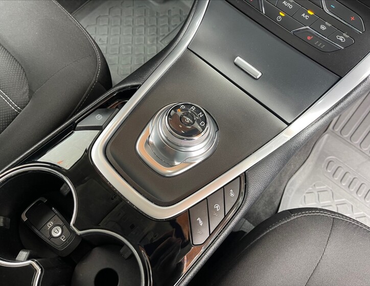Ford Galaxy 19