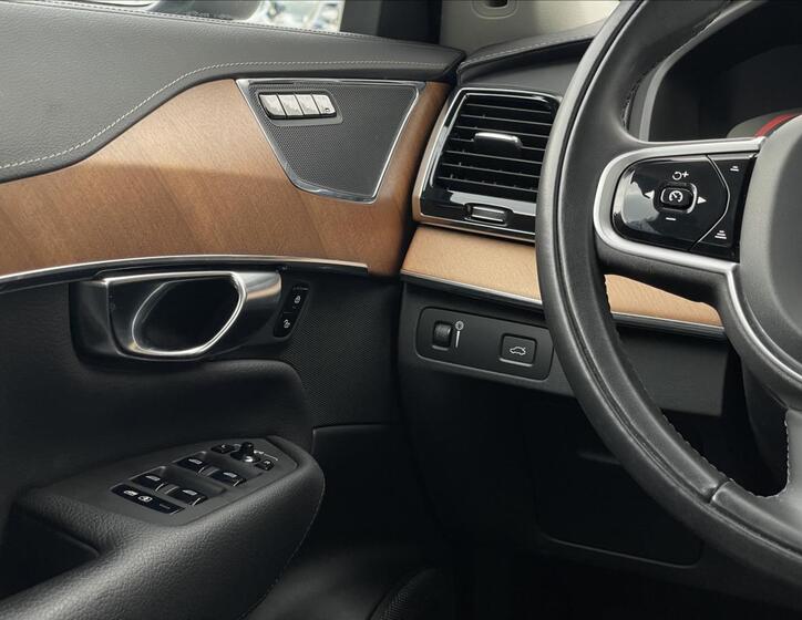 Volvo XC90 13