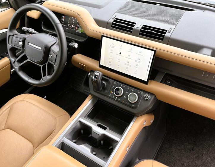 Land Rover Defender 41