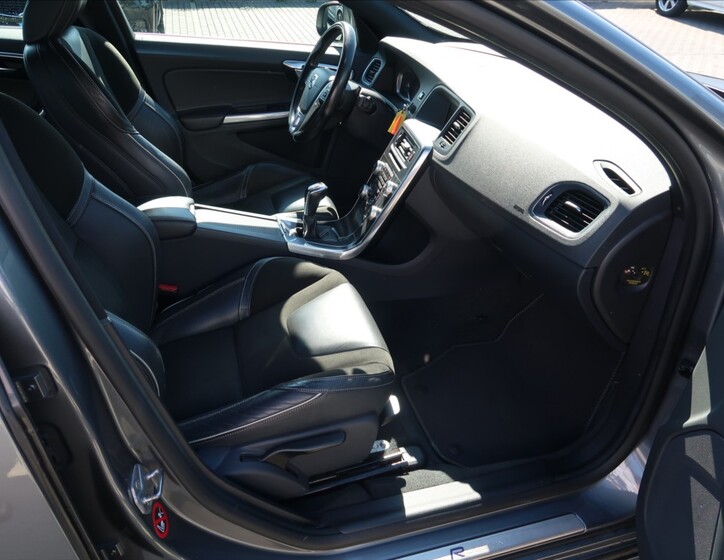 Volvo S60 12