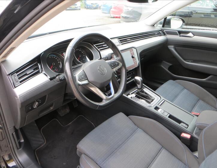 Volkswagen Passat 13