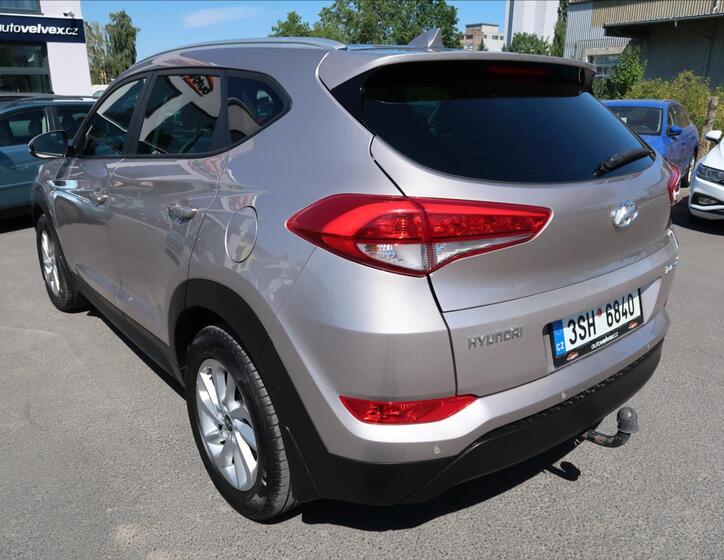 Hyundai Tucson 4