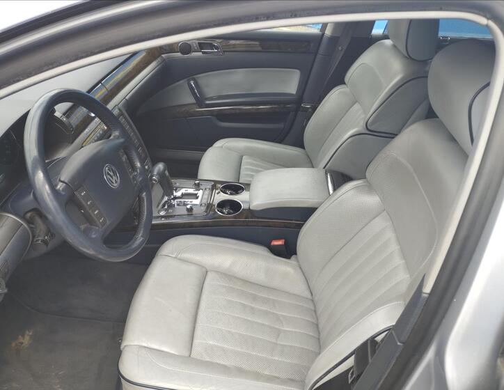 Volkswagen Phaeton 7