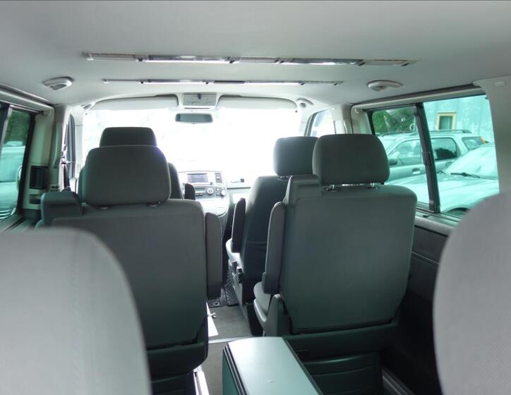 Volkswagen Multivan 21