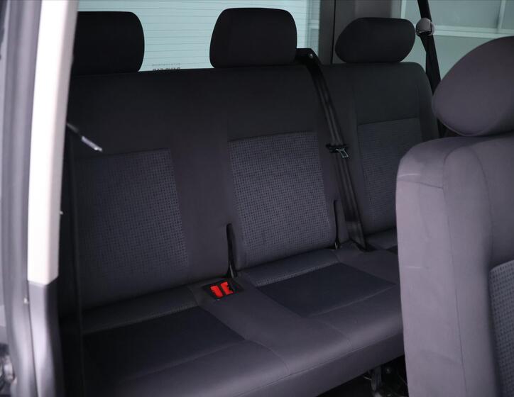 Volkswagen Caravelle 15
