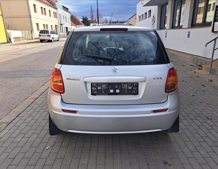 Suzuki SX4 9