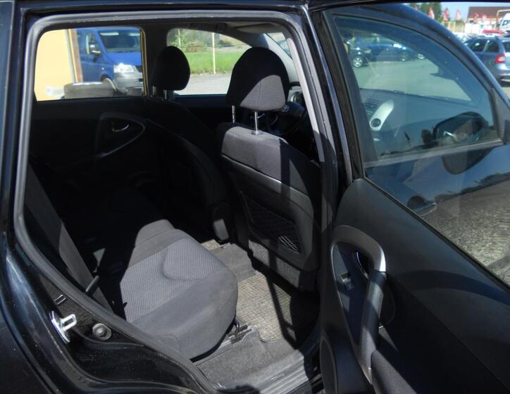 Toyota RAV4 19