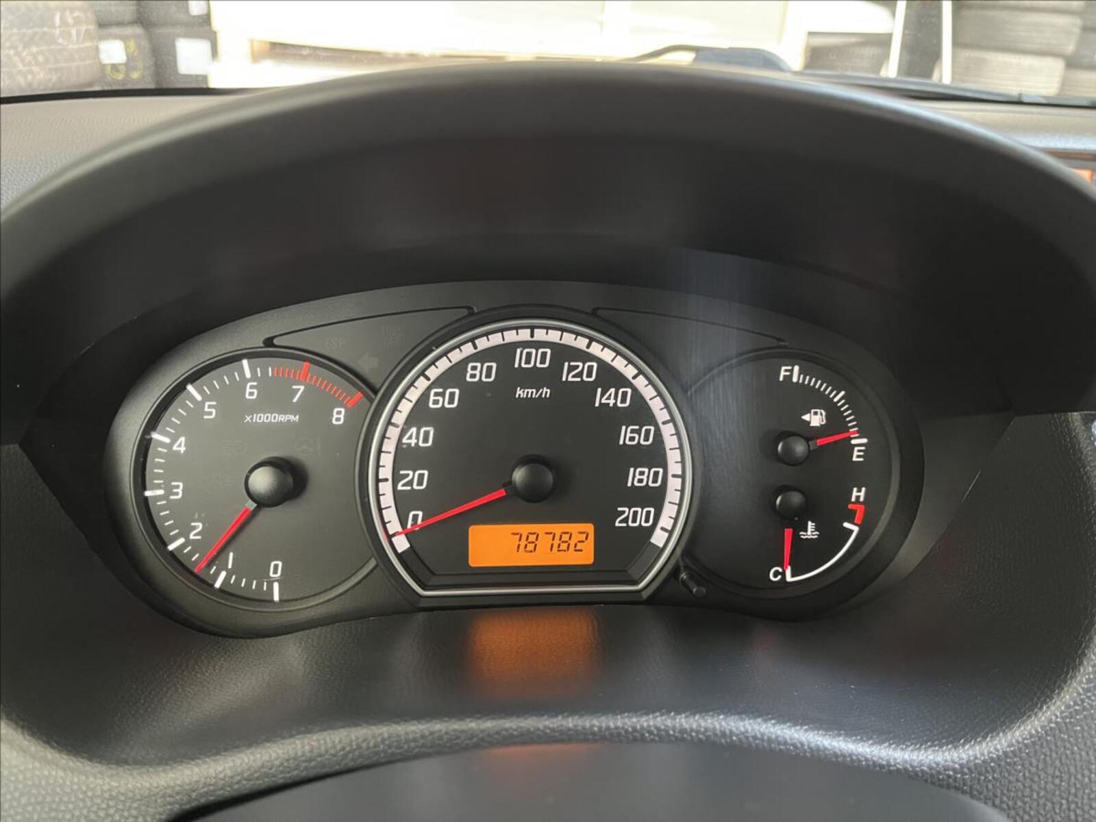 Suzuki Swift 14
