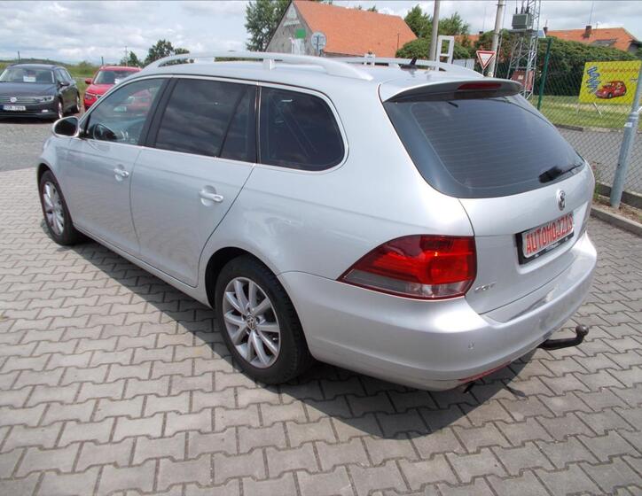 Volkswagen Golf 10