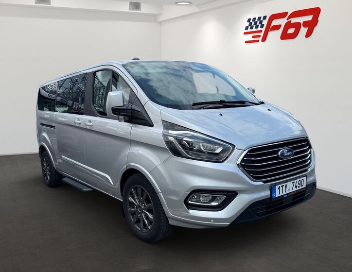 Ford Tourneo Custom 2