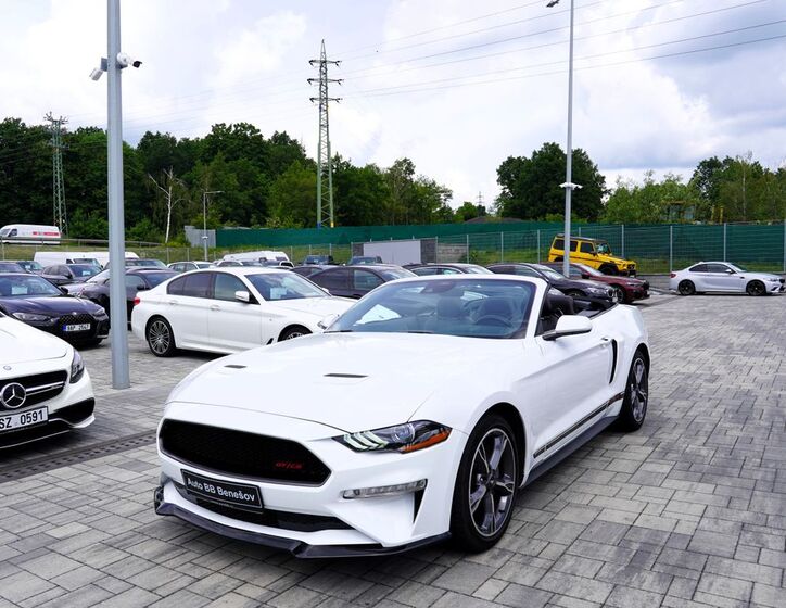 Ford Mustang 16