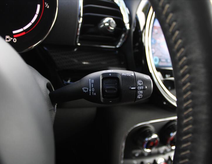 Mini Clubman 18