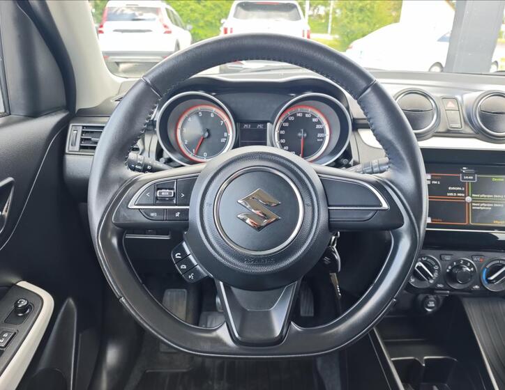 Suzuki Swift 17