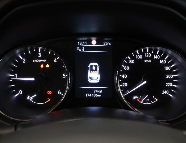 Nissan Qashqai 22